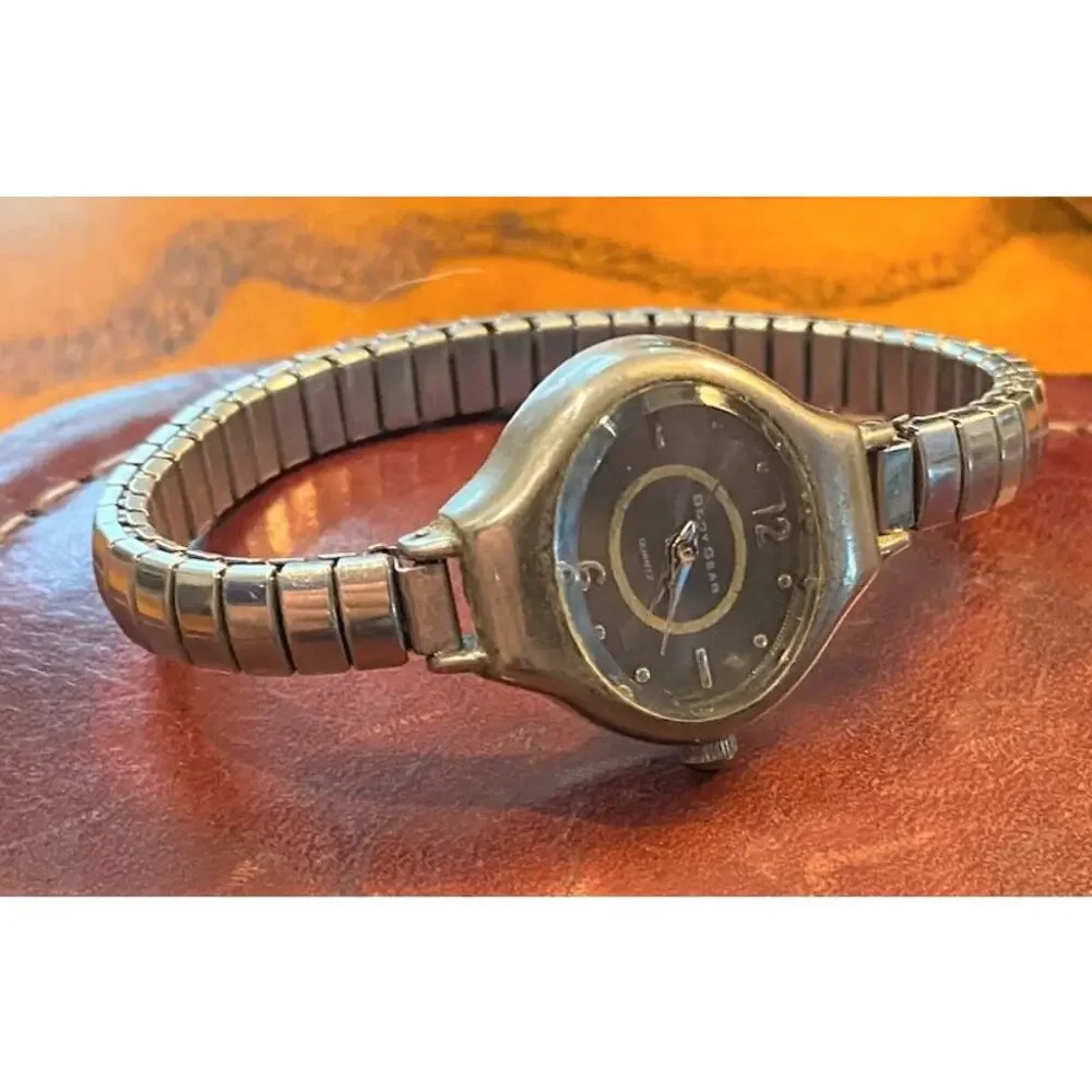 VTG Women's 25mm Siver Tone Body Gear Watch, Expansion Band